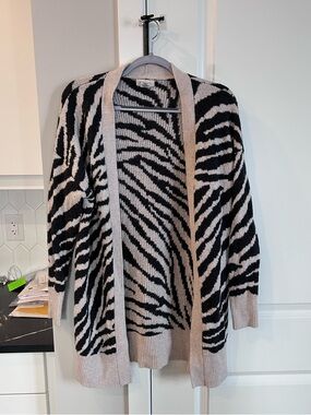 Yes Lola Zebra Print Cardigan Black Cream Open Front Cozy Animal Print Sweater